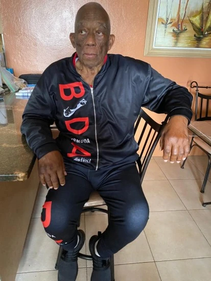 Bermuda Sport Tracksuit - Wall of Distinction  